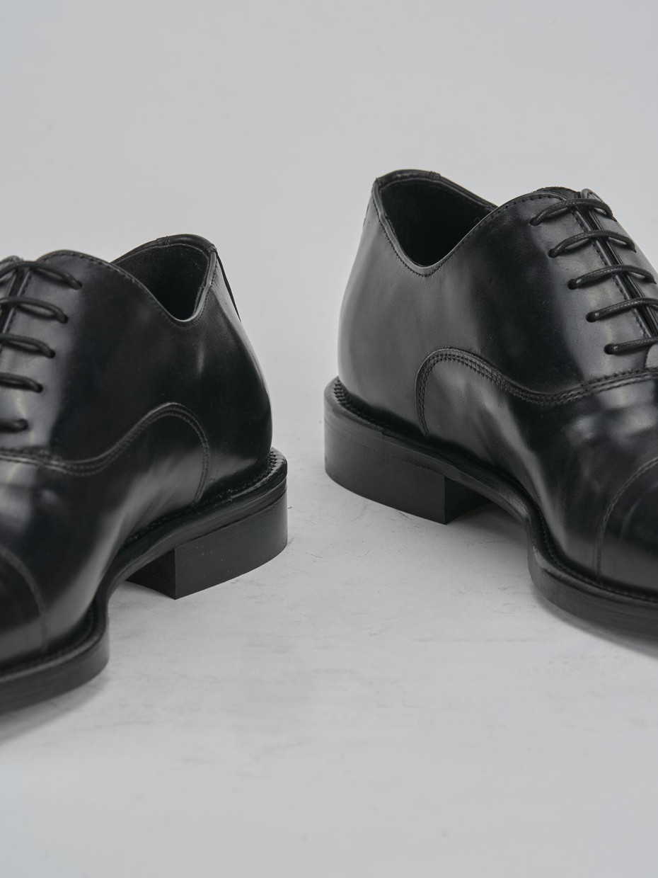 Stringate pelle nero