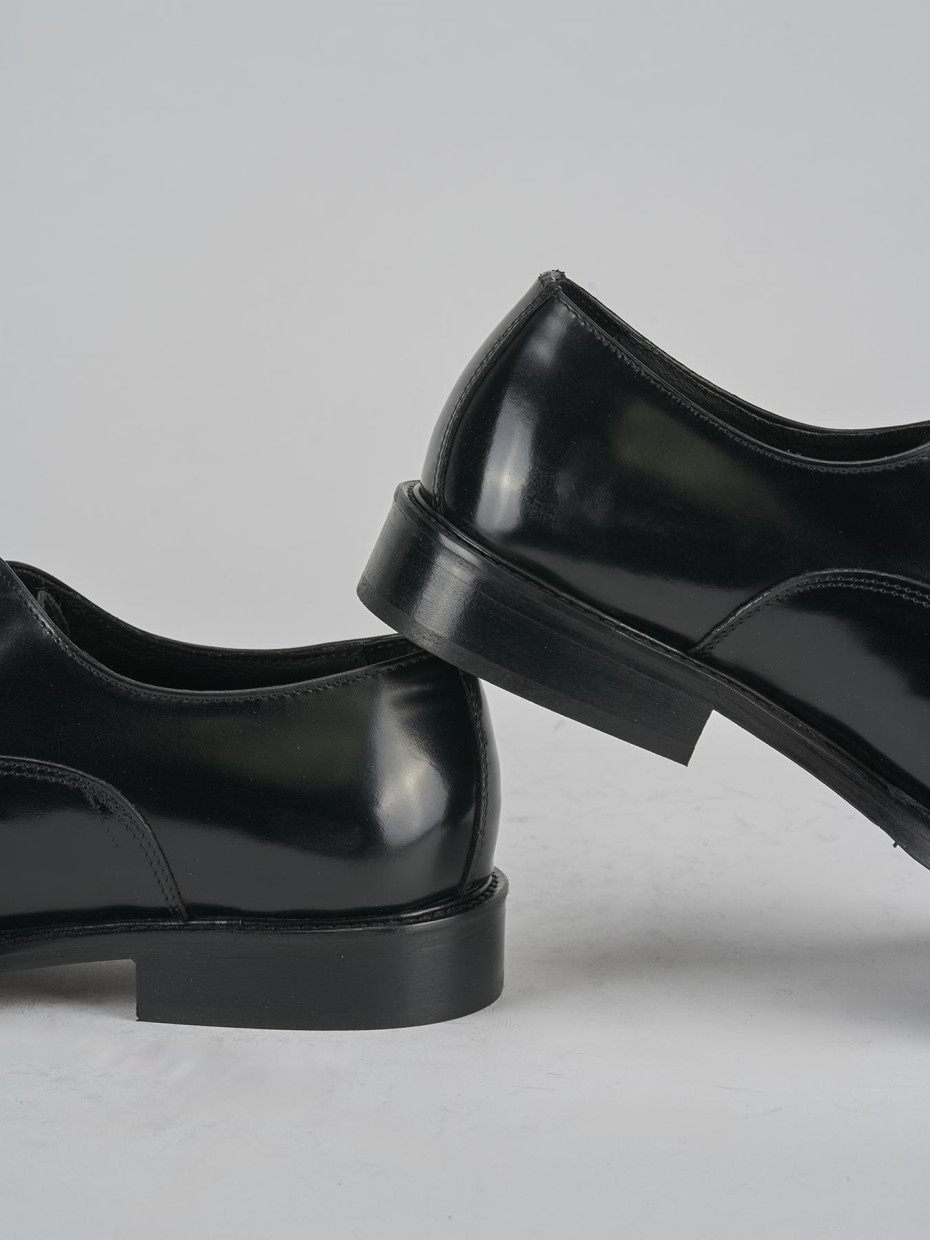 Stringate pelle nero