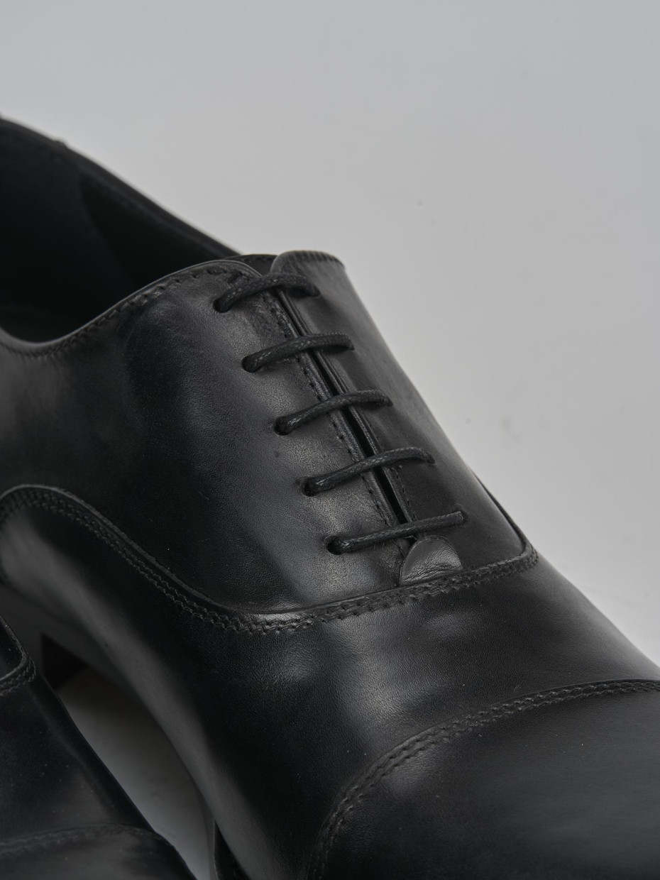 Stringate pelle nero