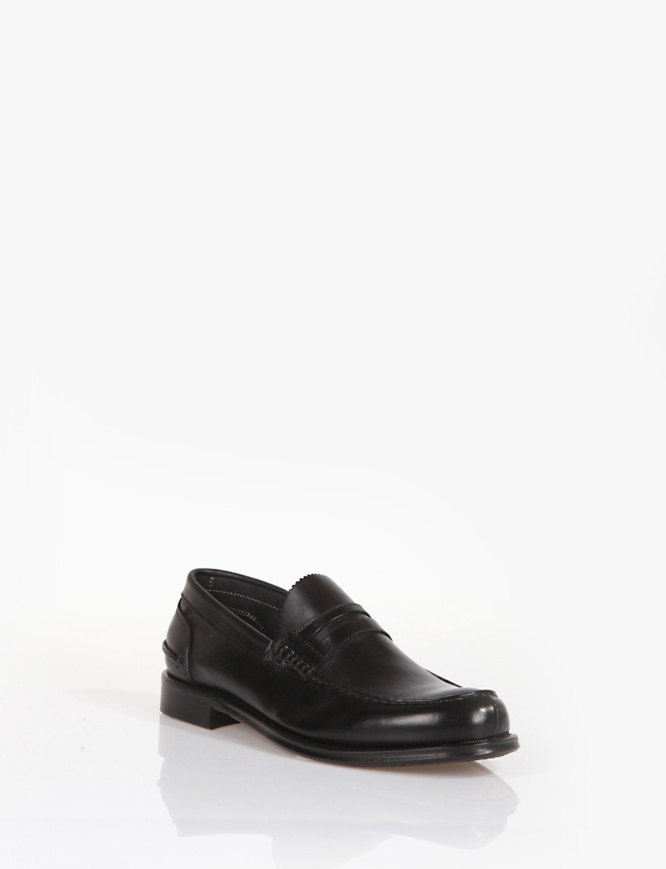 Loafers black leather