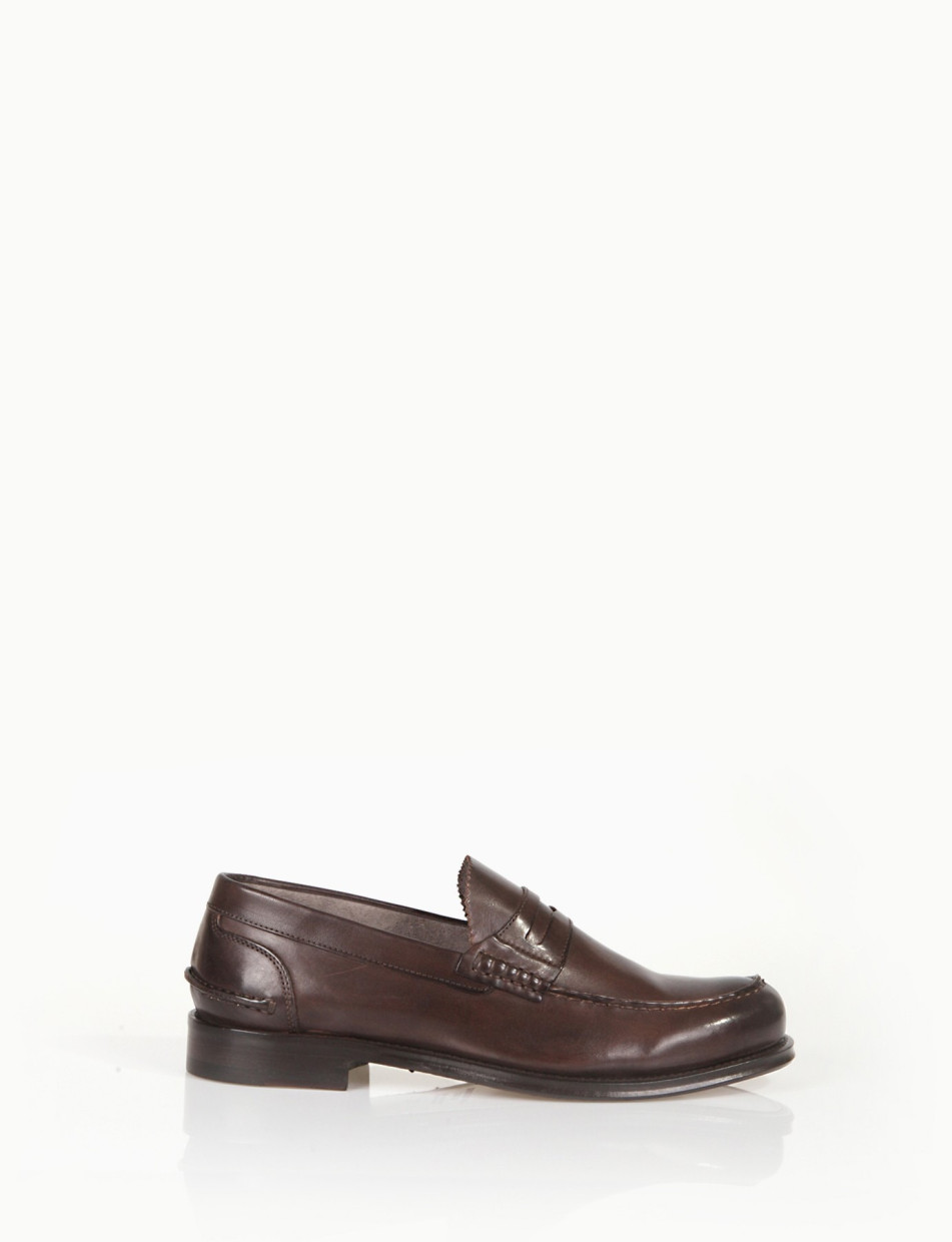 Loafers dark brown leather