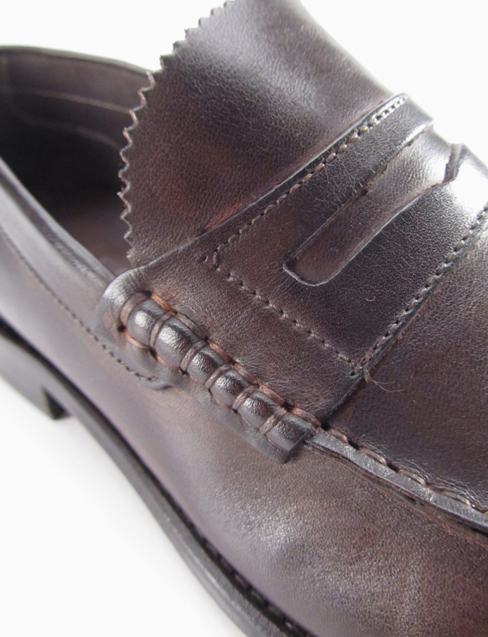 Loafers dark brown leather