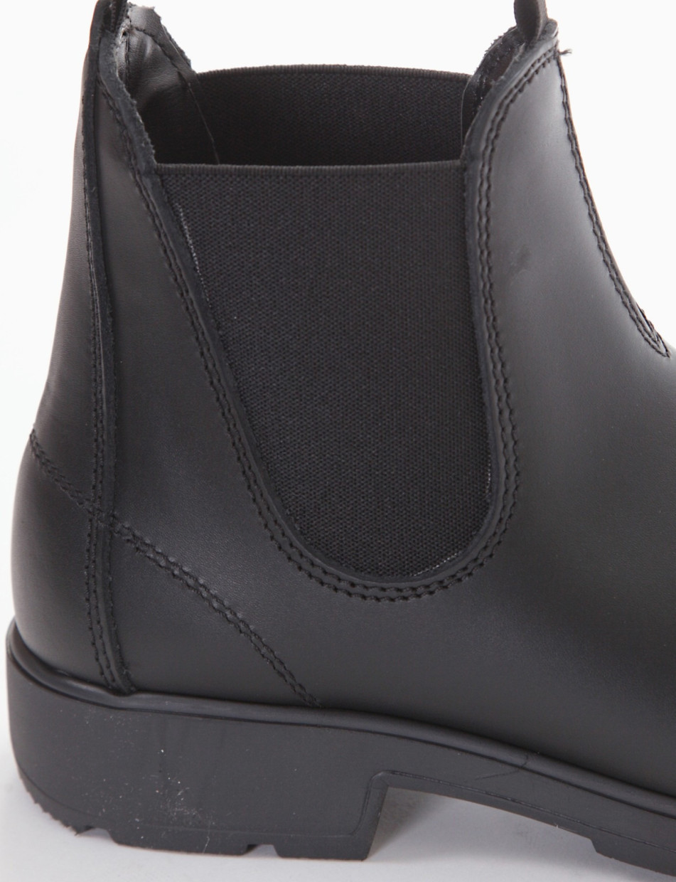 Ankle boots heel 2 cm black leather