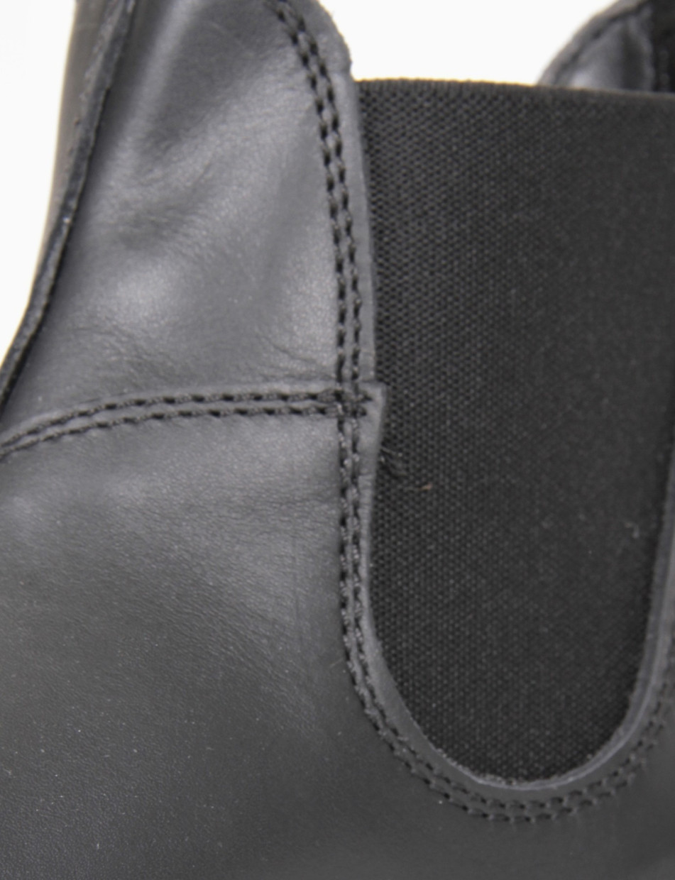 Ankle boots heel 2 cm black leather