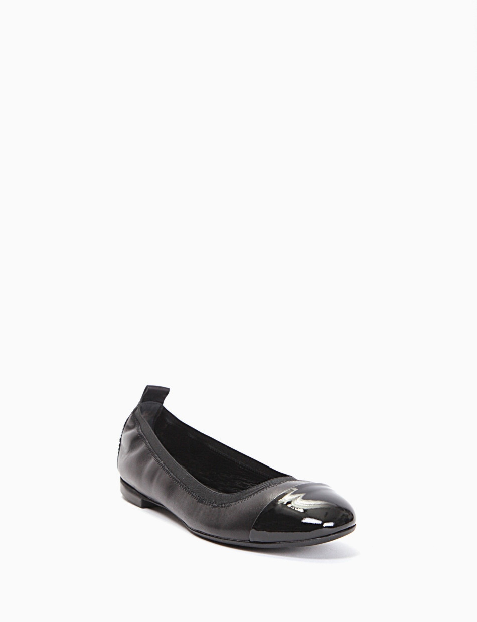 Flat shoes black leather