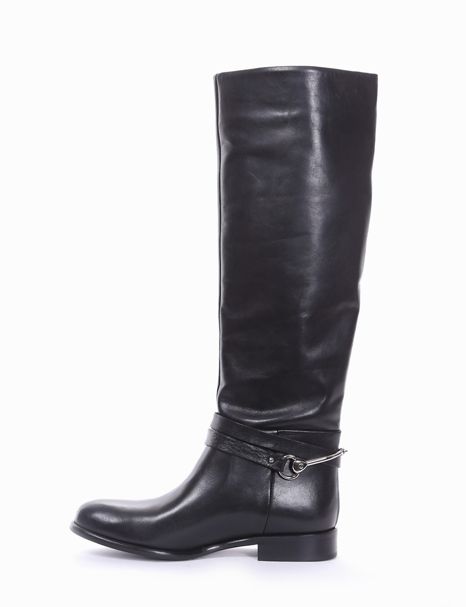 Low heel boots heel 2 cm black leather