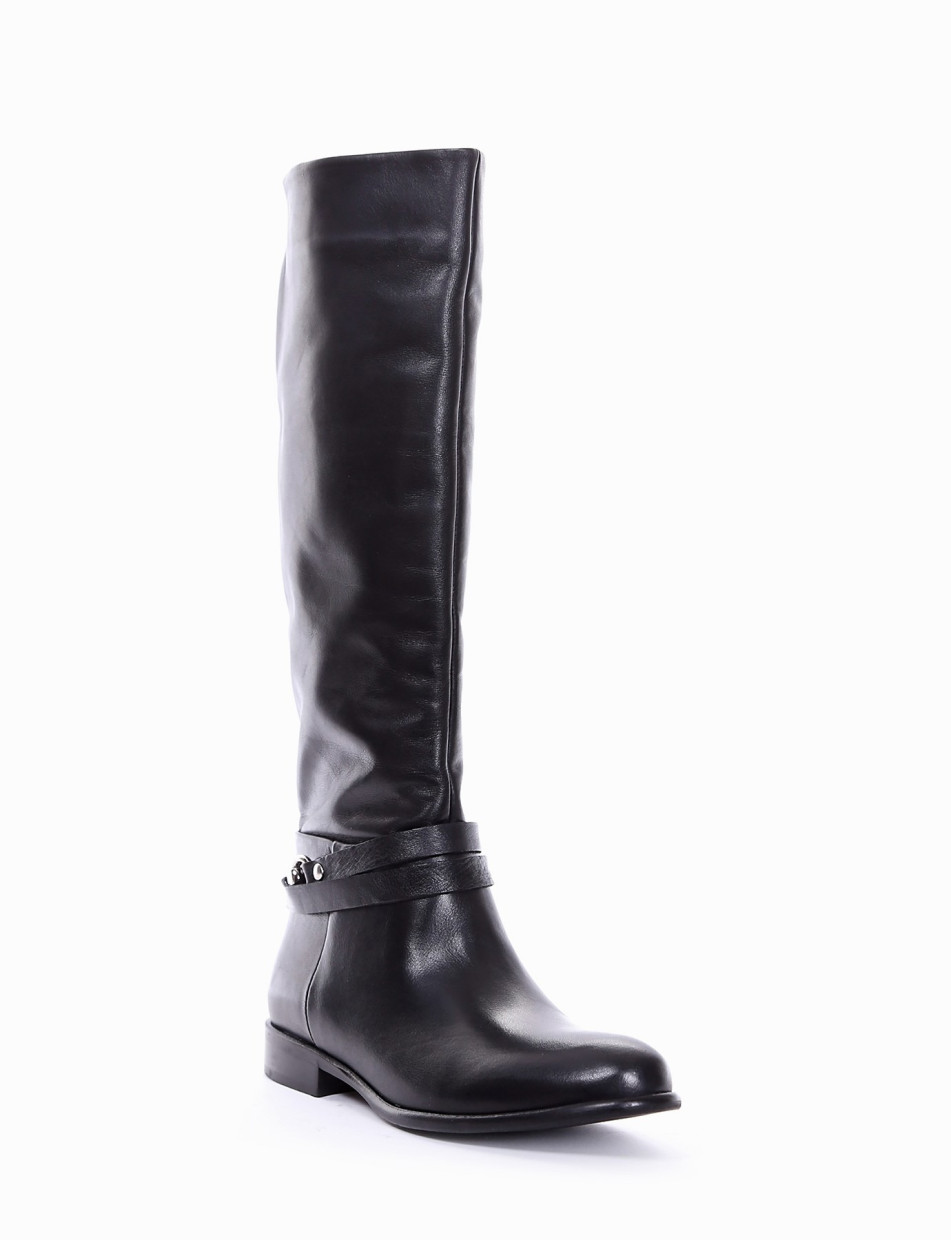 Low heel boots heel 2 cm black leather