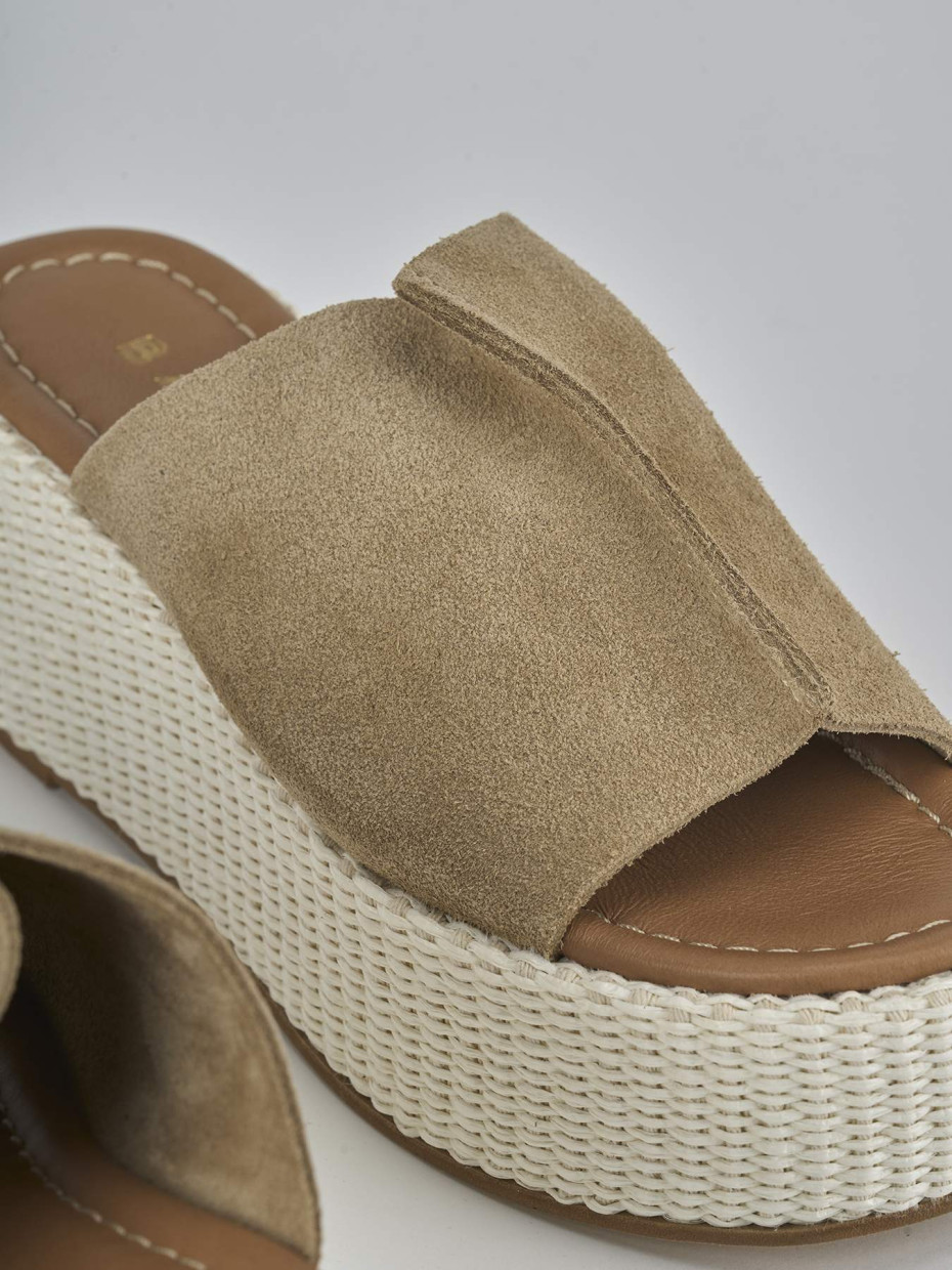 Ciabatte tacco 7cm camoscio beige