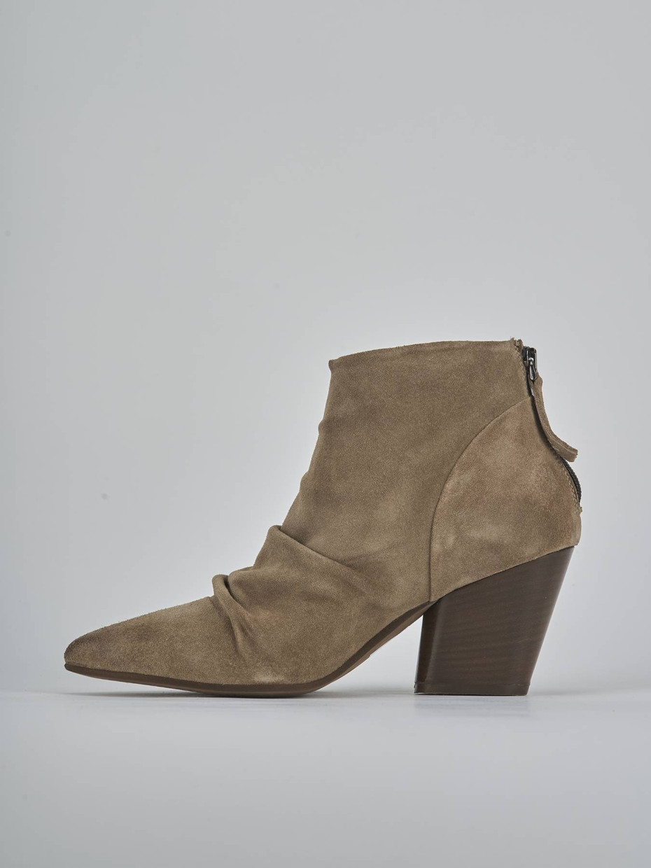 Stivaletti tacco 7cm camoscio beige