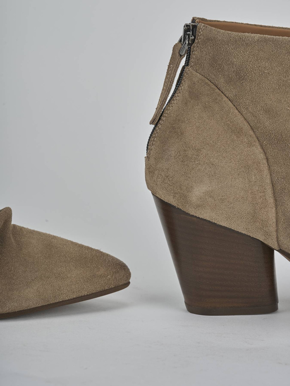 Stivaletti tacco 7cm camoscio beige