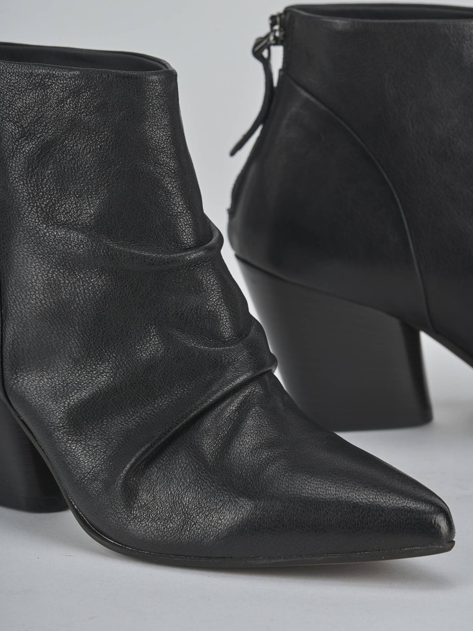 Stivaletti tacco 7cm pelle nero