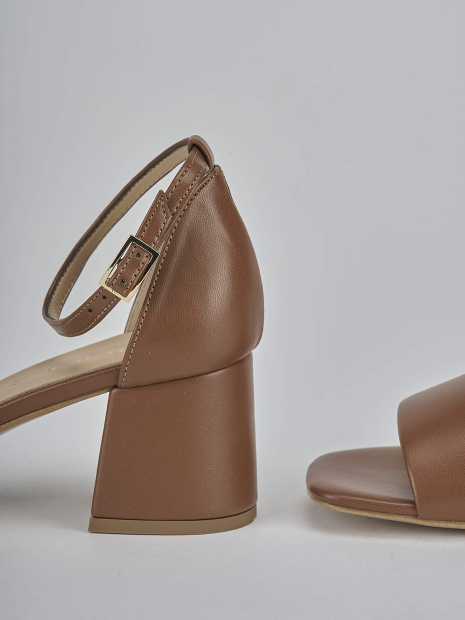 Sandalo tacco 6 cm marrone pelle