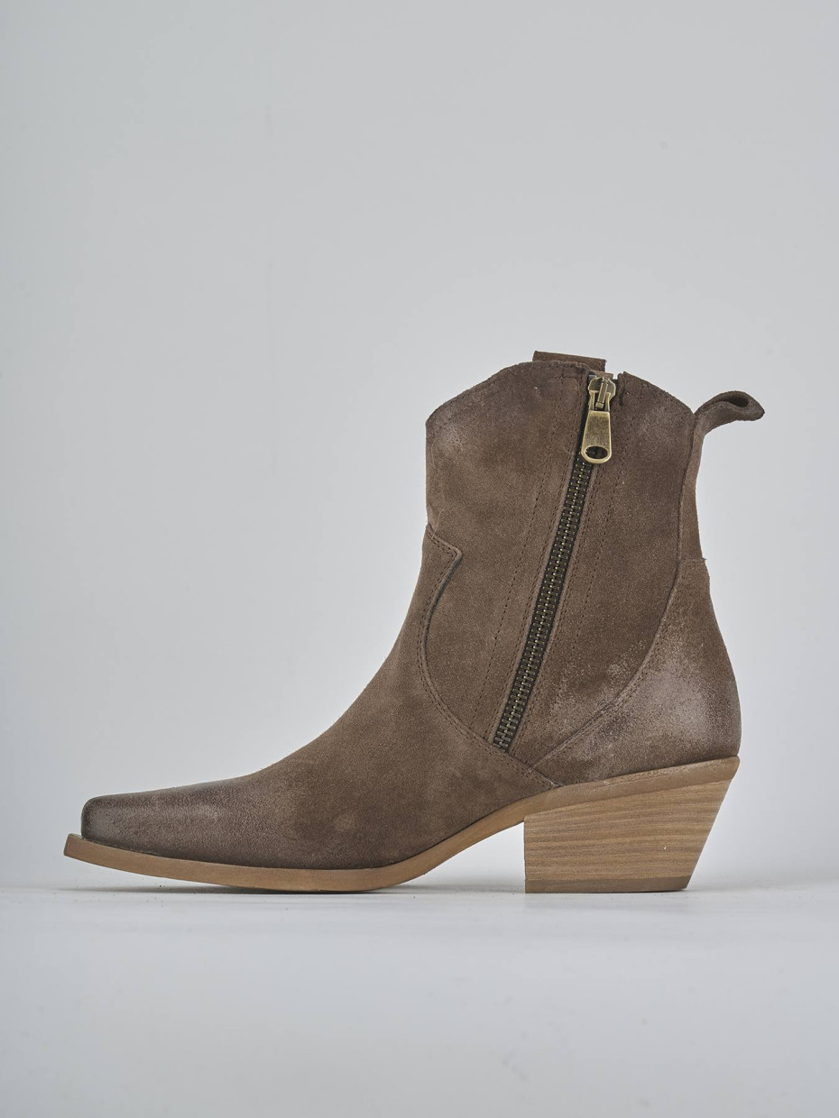 Stivaletti tacco 5cm camoscio beige