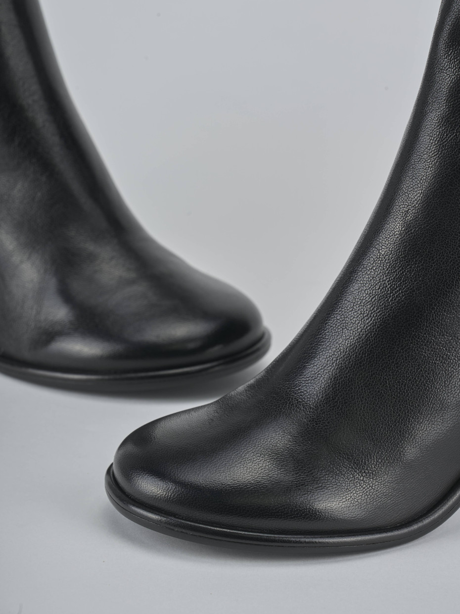 Stivaletti tacco 6cm pelle nero