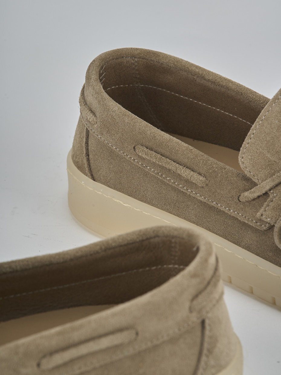 Mocassini camoscio beige