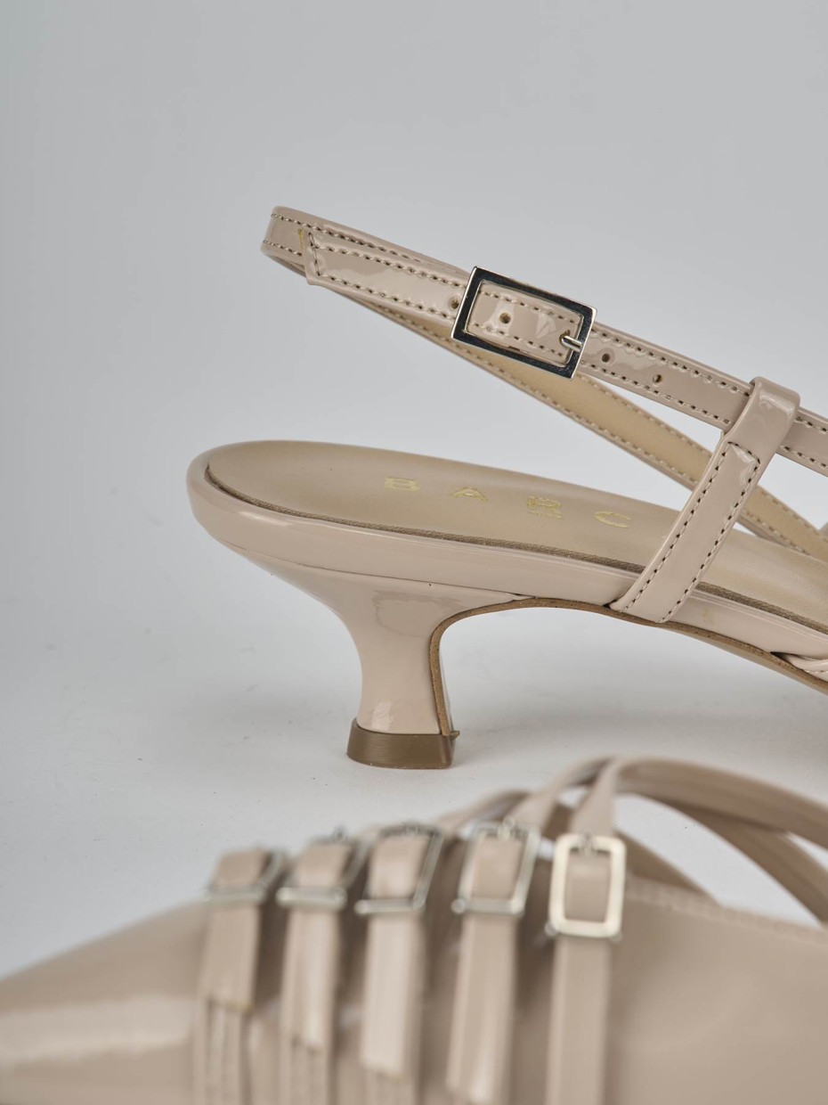Décolleté e slingback tacco 4cm vernice beige