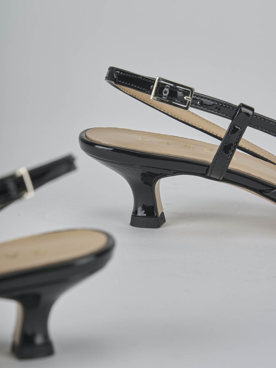 Décolleté e slingback tacco 4cm vernice nero