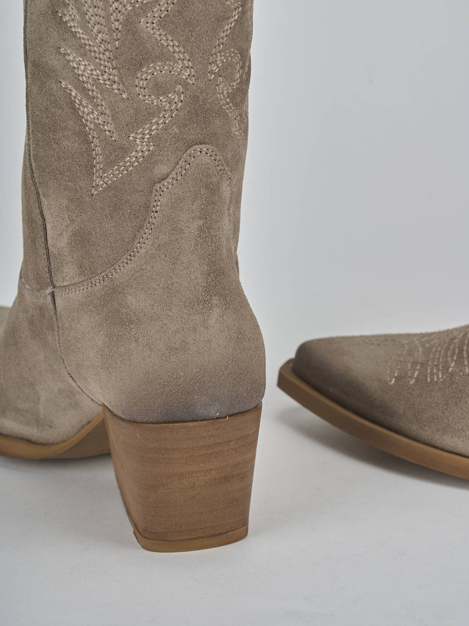 Stivali tacco 7cm camoscio beige
