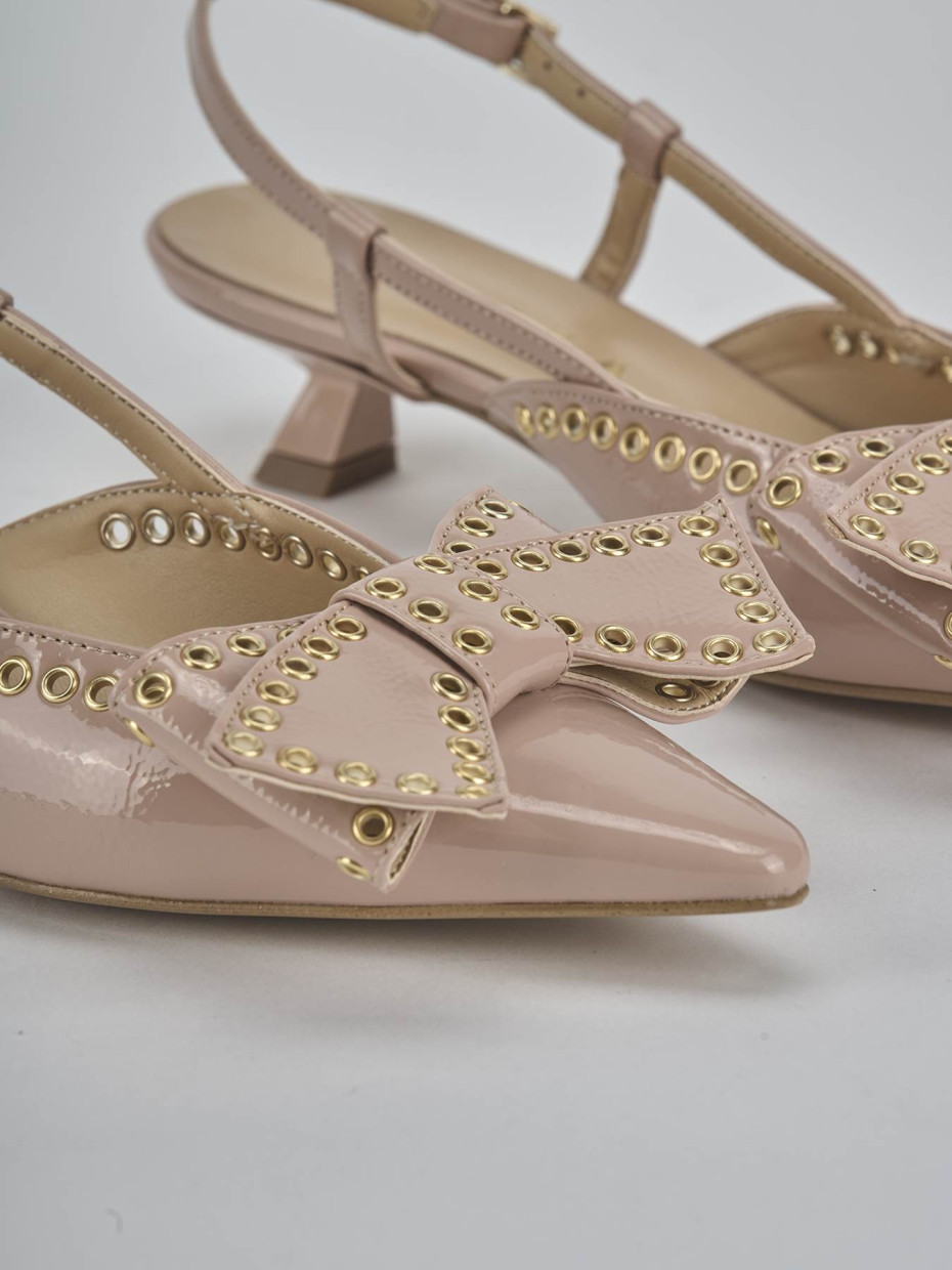 Décolleté e slingback tacco 4cm vernice beige