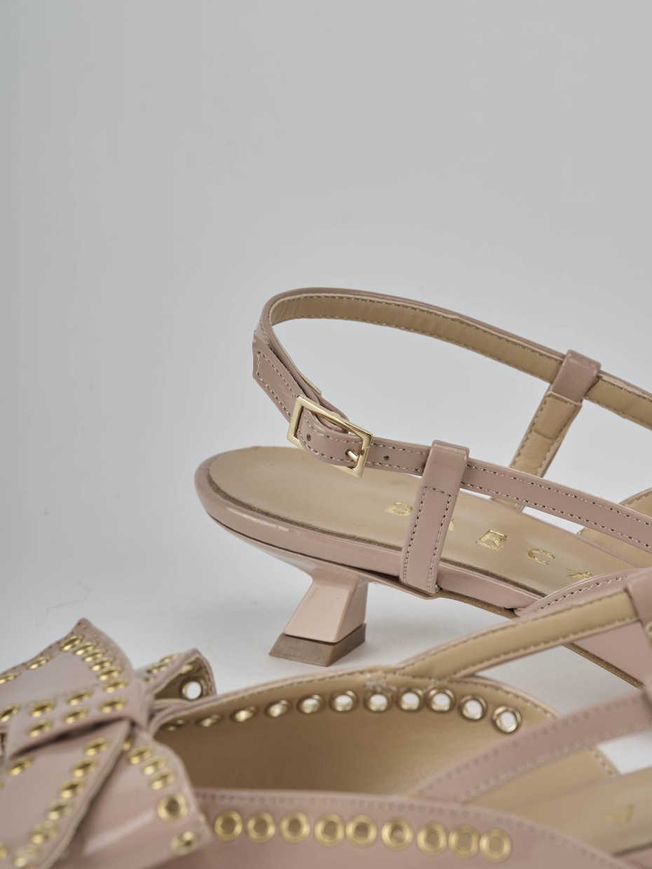 Décolleté e slingback tacco 4cm vernice beige