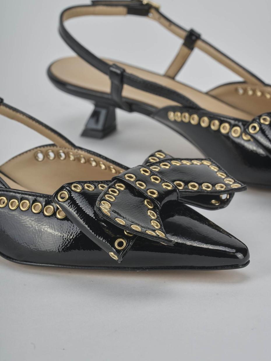 Décolleté e slingback tacco 4cm vernice nero