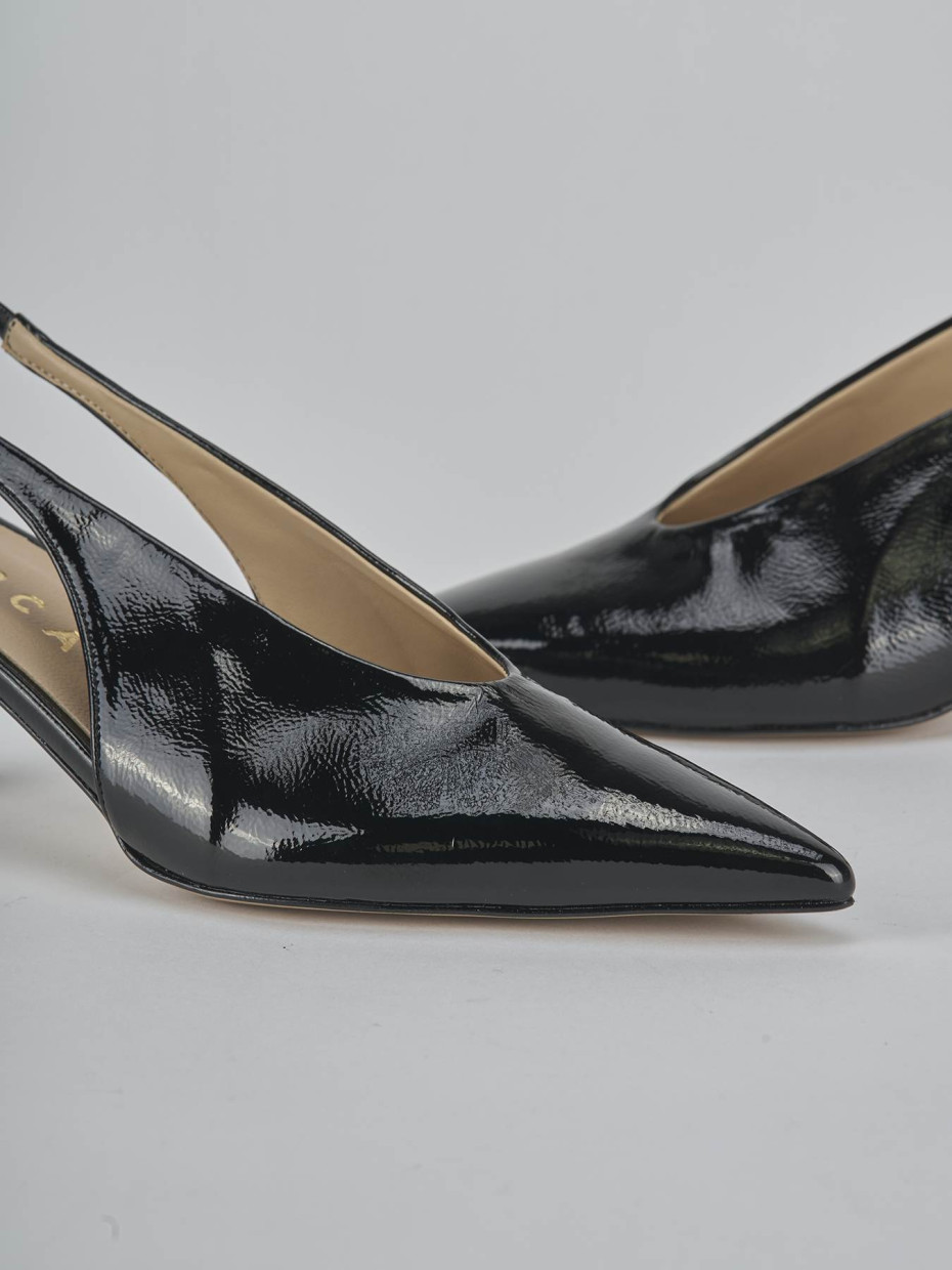 Décolleté e slingback tacco 4cm vernice nero