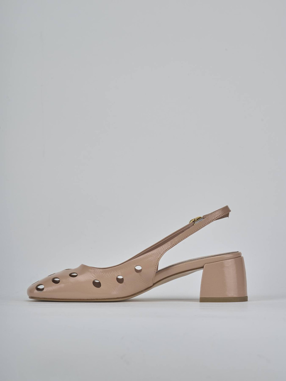 Décolleté e slingback tacco 5cm vernice beige