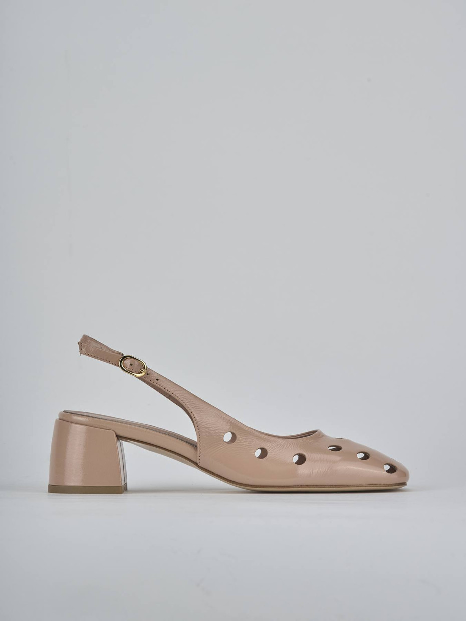 Décolleté e slingback tacco 5cm vernice beige