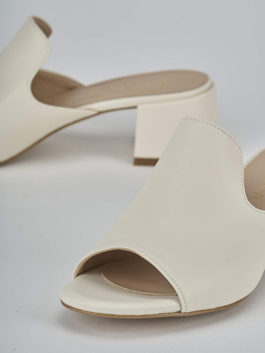 Ciabatte tacco 5cm pelle beige