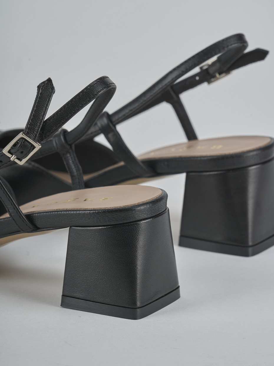 Décolleté e slingback tacco 5cm pelle nero