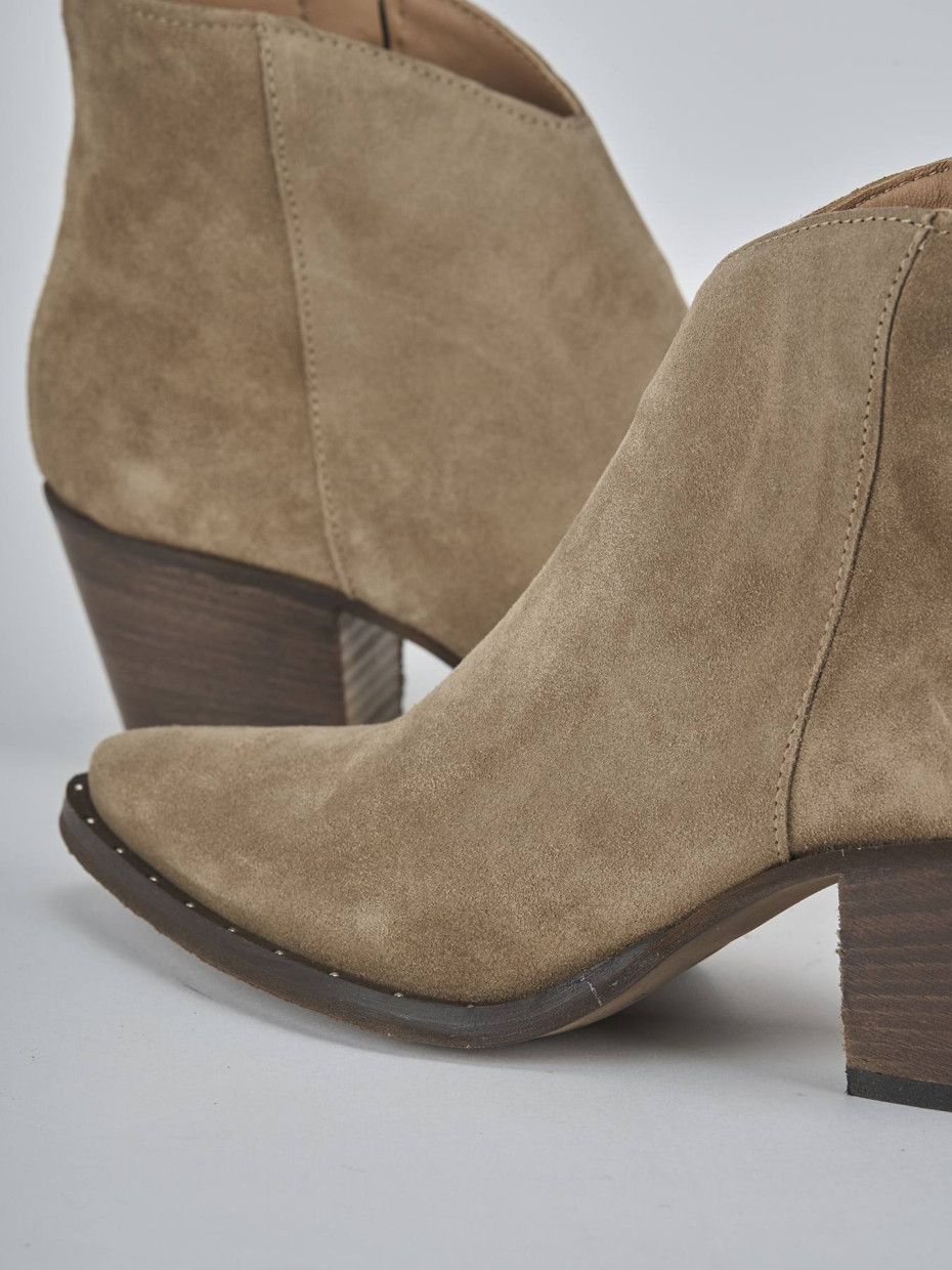 Stivaletti tacco 6cm camoscio marrone