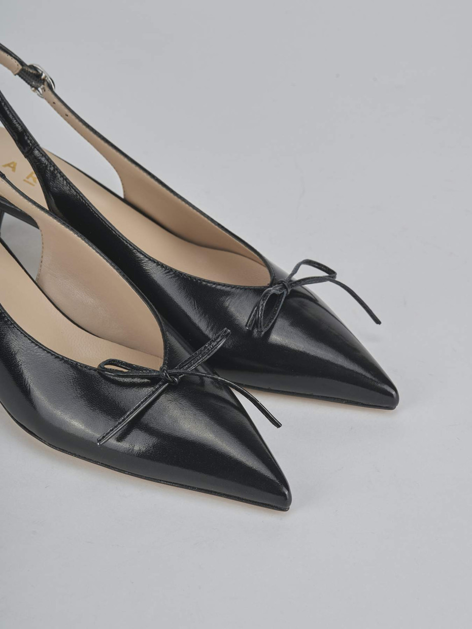 Décolleté e slingback tacco 5cm vernice nero