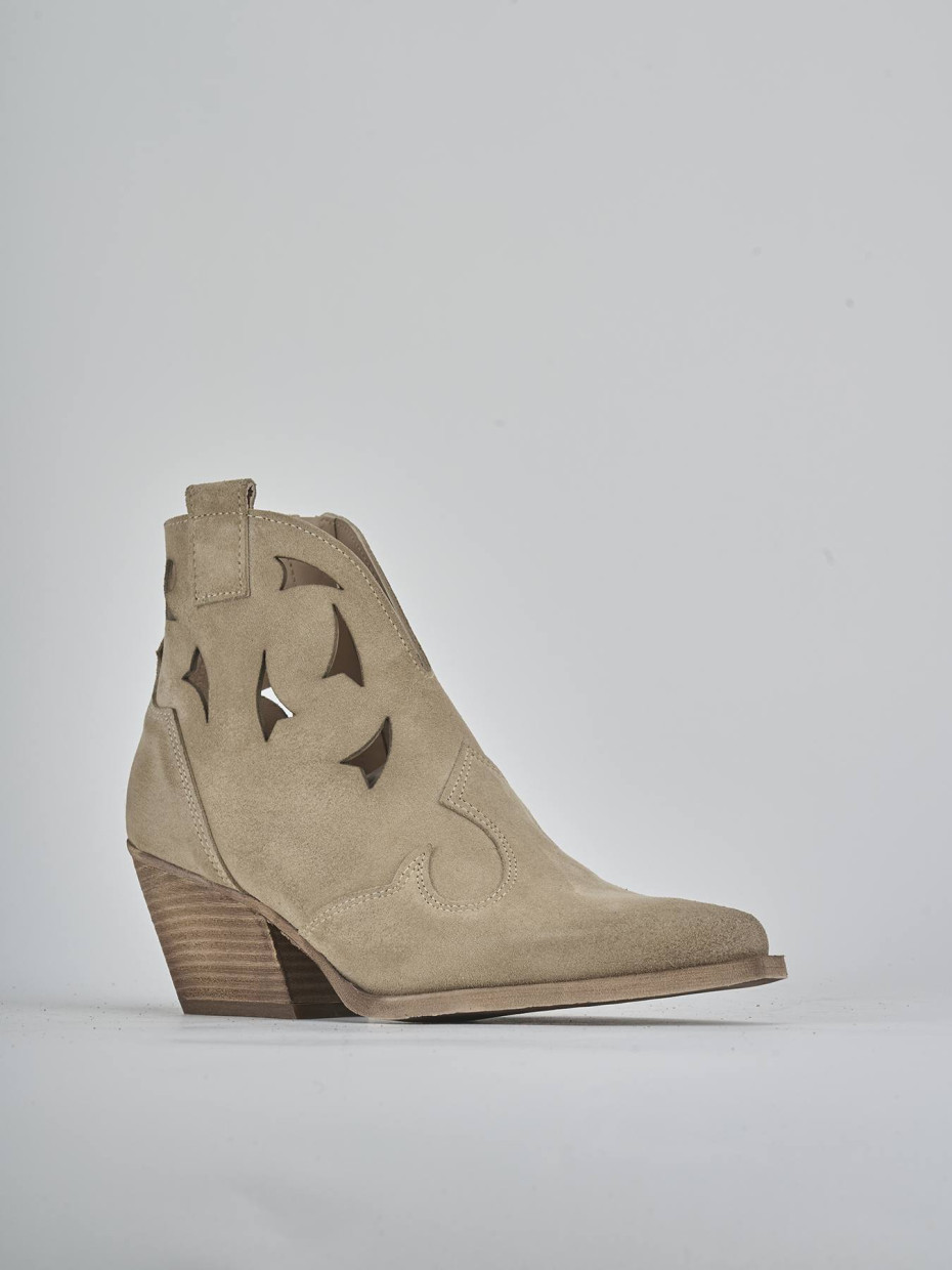 Stivaletti tacco 6cm camoscio beige
