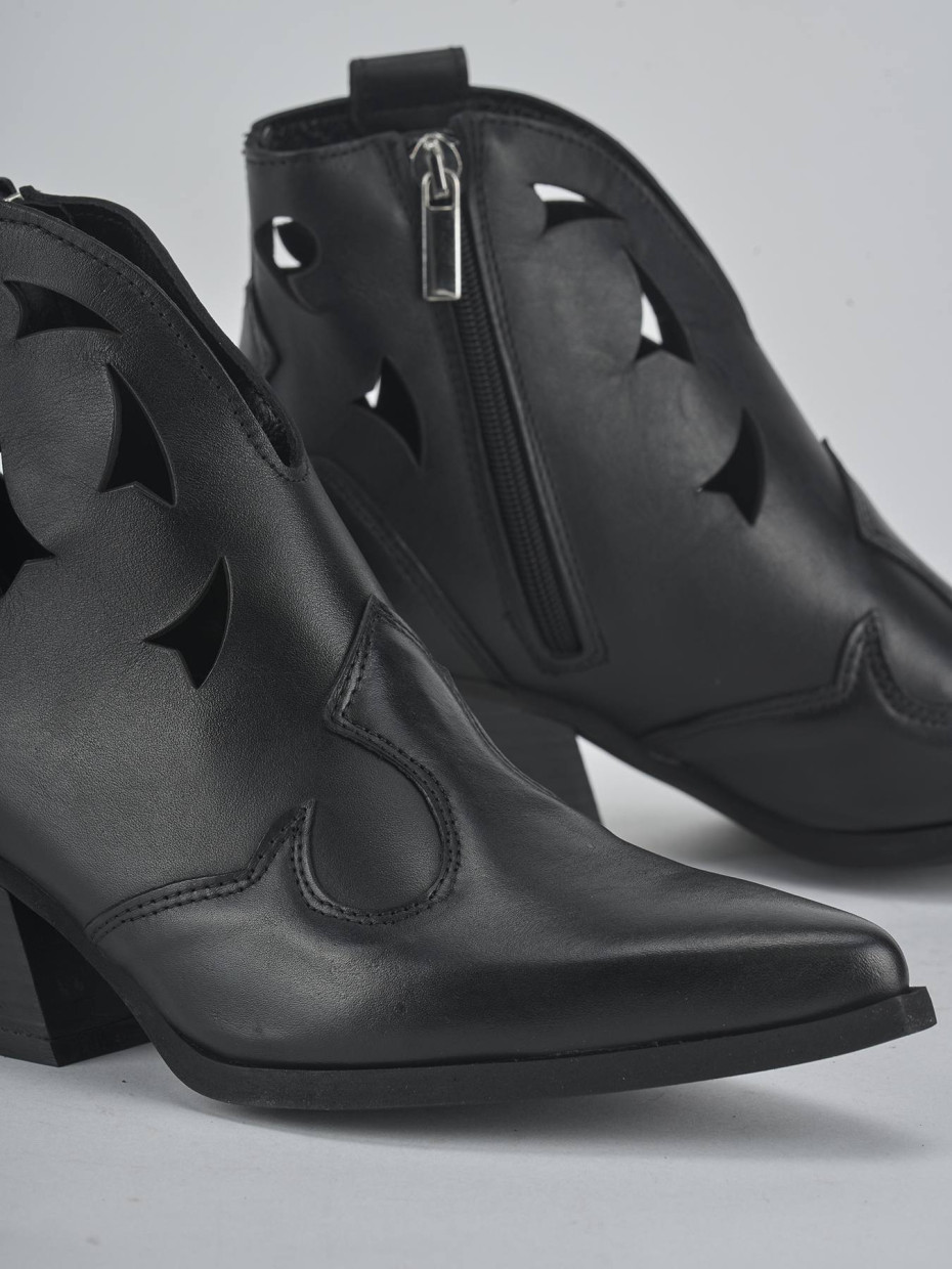 Stivaletti tacco 6cm pelle nero