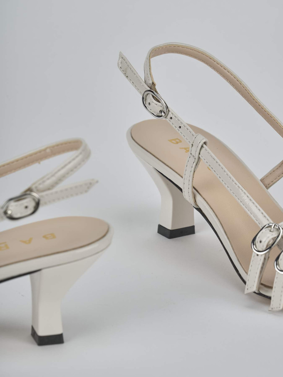 Décolleté e slingback tacco 6cm vernice beige