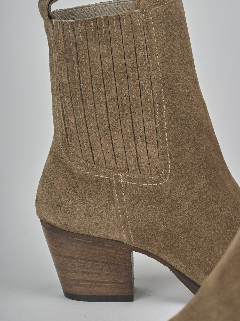 Stivaletti tacco 7cm camoscio marrone