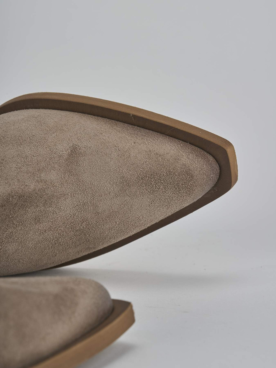Stivaletti tacco 5cm camoscio beige