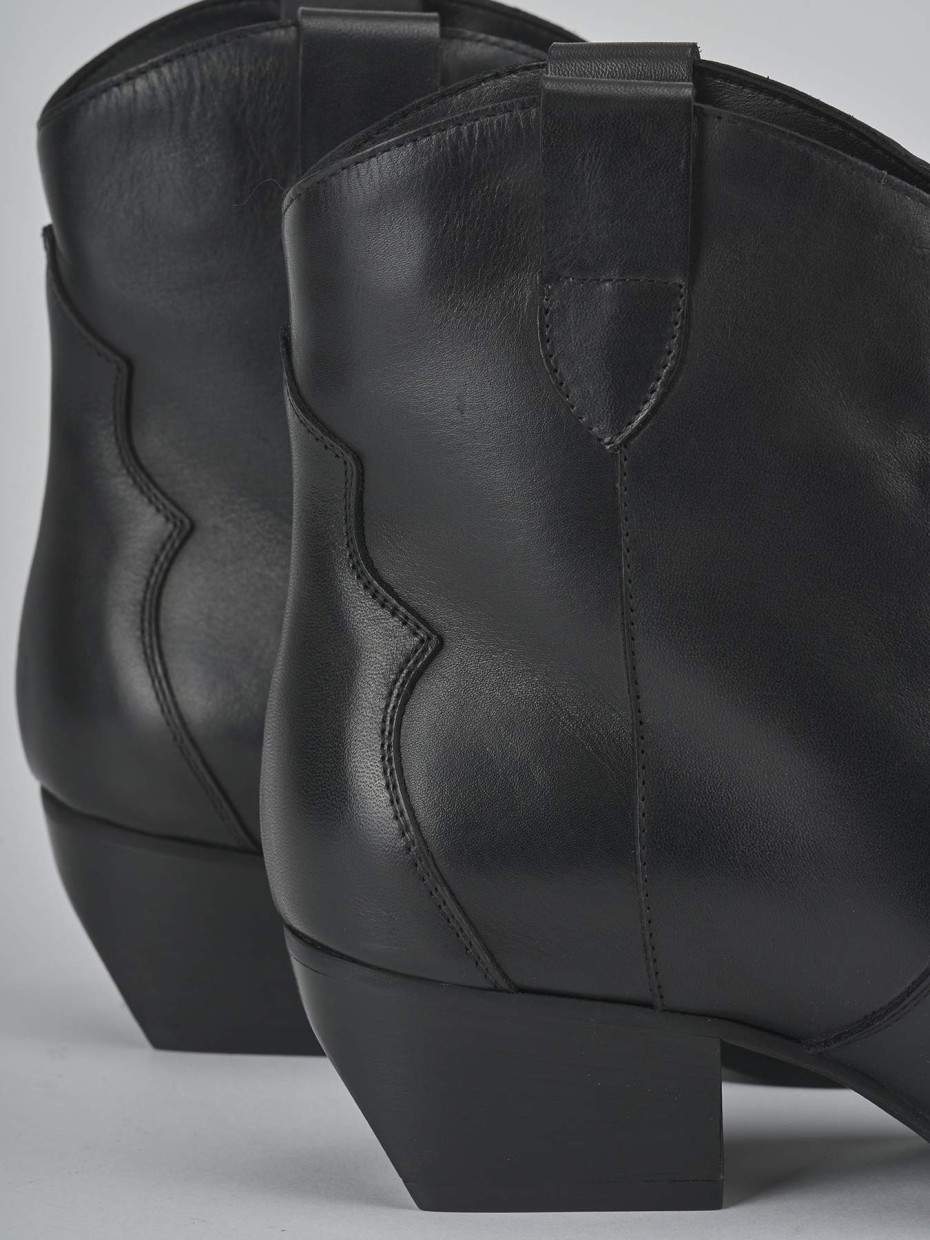 Stivaletti tacco 5cm pelle nero