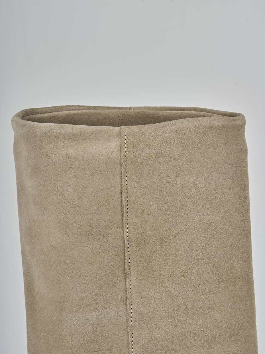 Stivali tacco 1cm camoscio beige