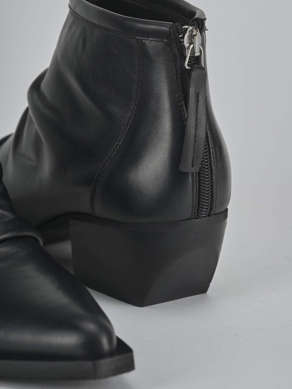 Stivaletti tacco 5cm pelle nero