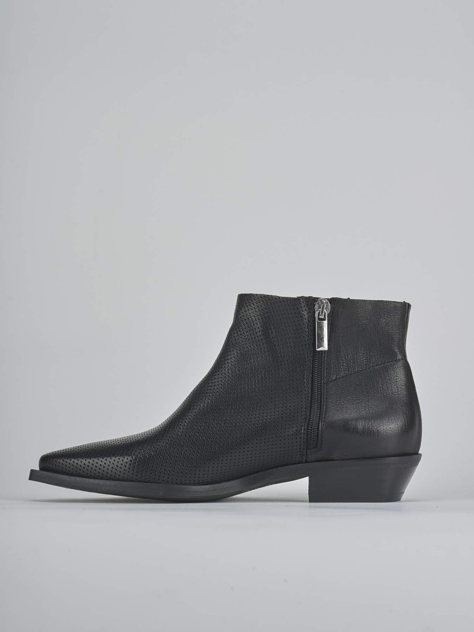 Stivaletti tacco 2cm pelle nero