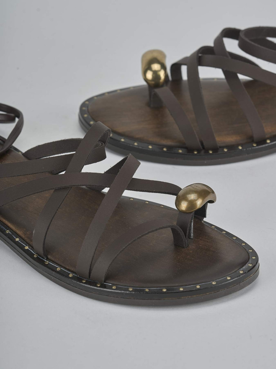 Sandalo tacco 1 cm testa pelle