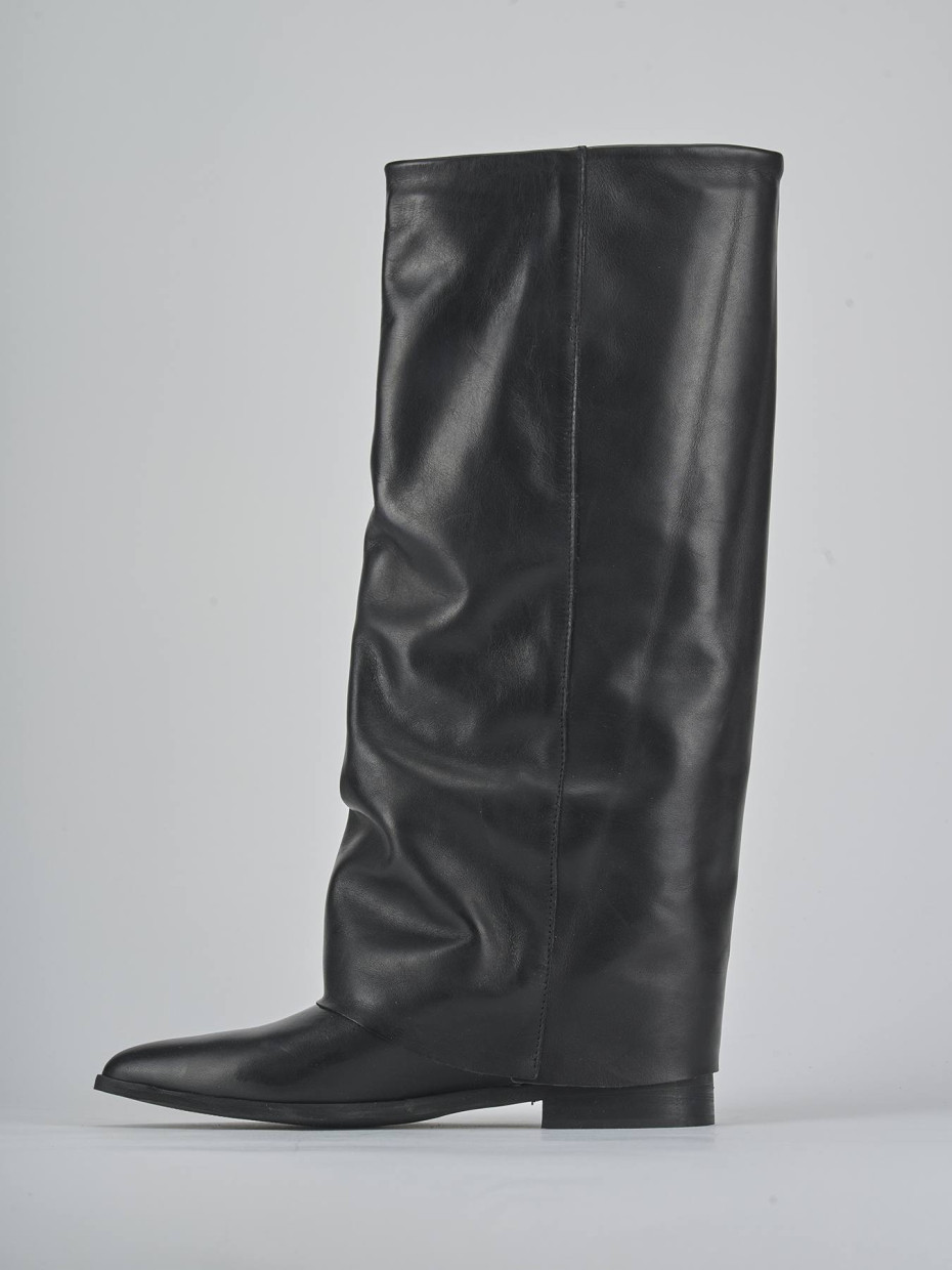 Stivali tacco 2cm pelle nero