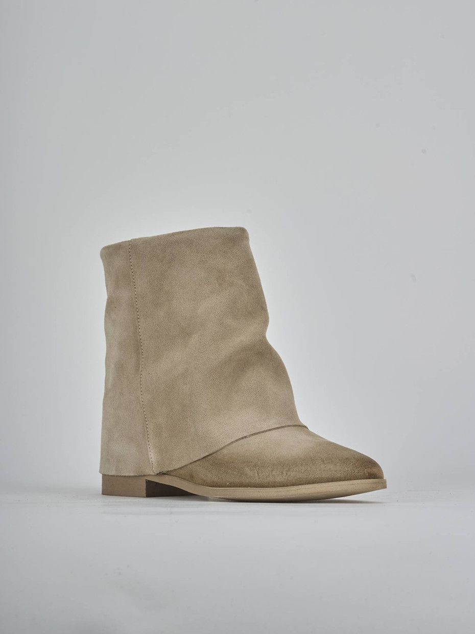 Stivaletti tacco 1cm camoscio beige