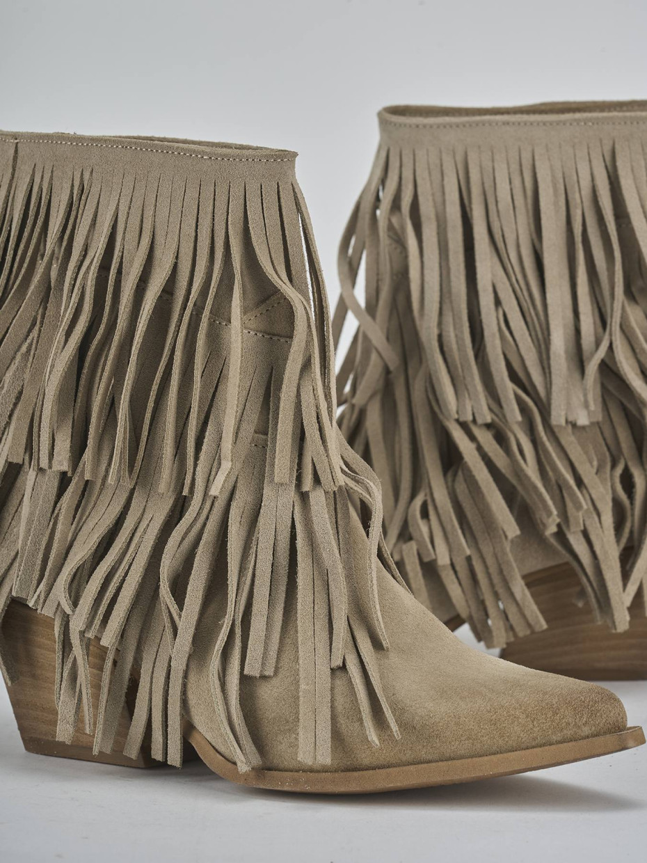 Stivaletti tacco 7cm camoscio beige