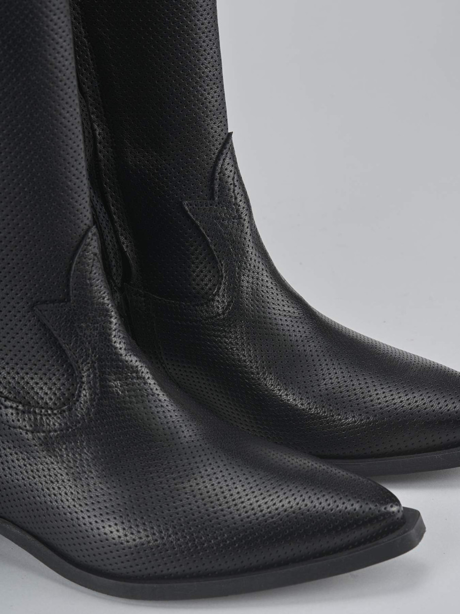 Stivali tacco 2cm pelle nero