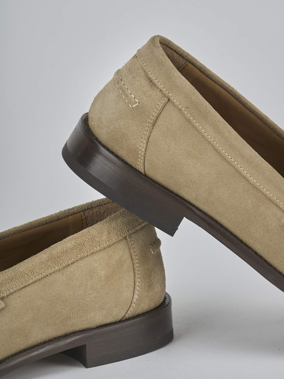 Mocassini tacco 1cm camoscio beige