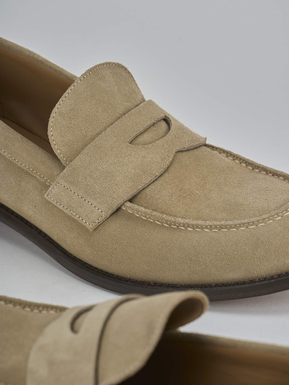 Mocassini tacco 1cm camoscio beige