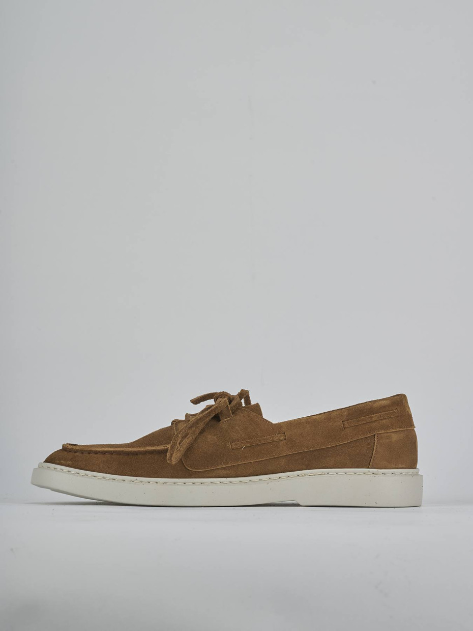 Stringate camoscio marrone