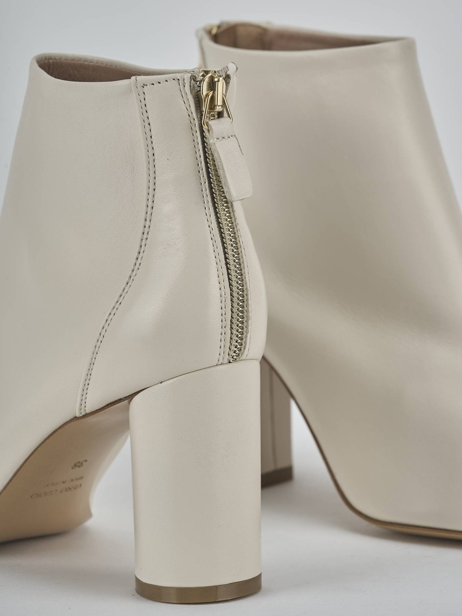 Stivaletti tacco 9cm pelle beige